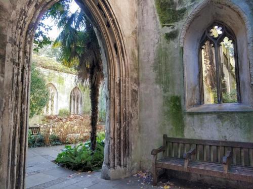 St Dunstan Church Garden